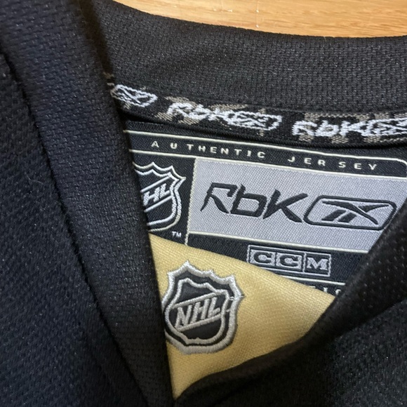 Official NHL Sidney Crosby Jersey from 2016 season WORN ONCE - Picture 5 of 7